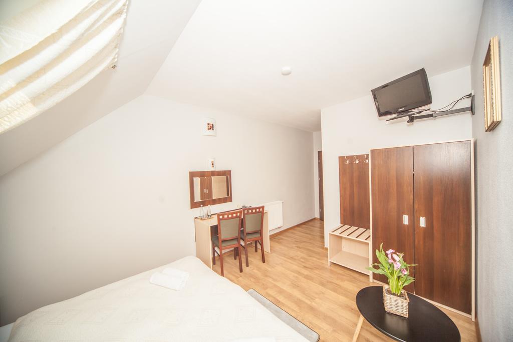 Hotel Ada Wiekszyce Kültér fotó
