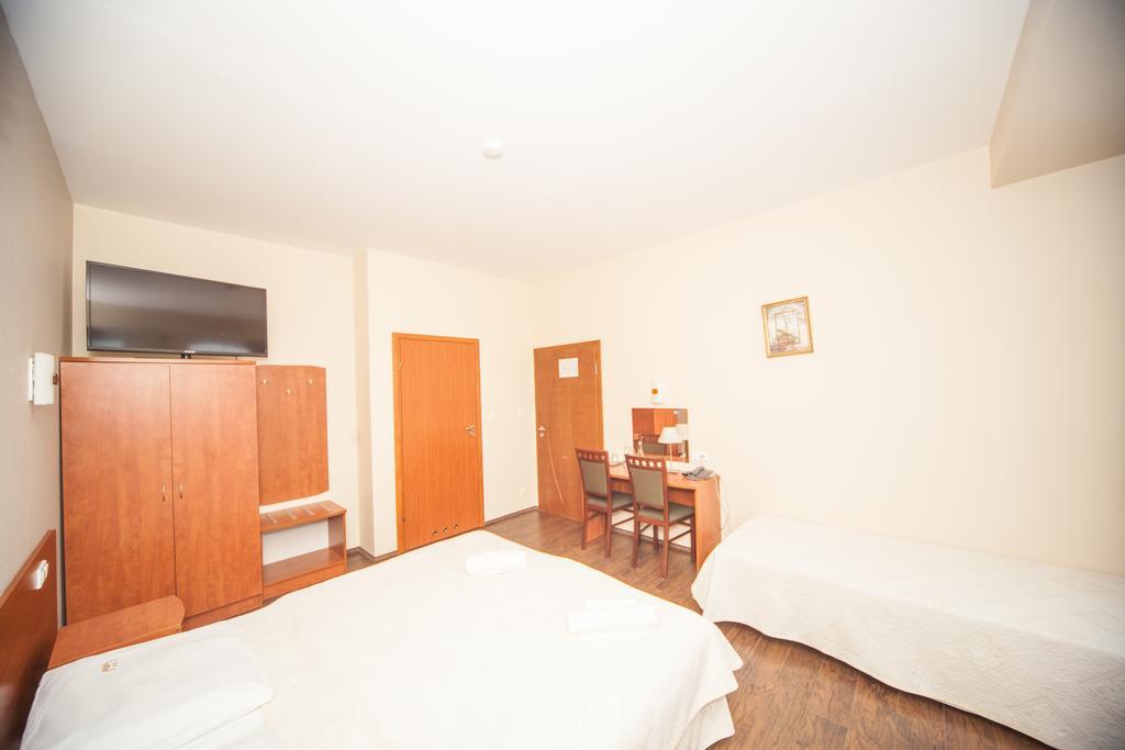 Hotel Ada Wiekszyce Kültér fotó